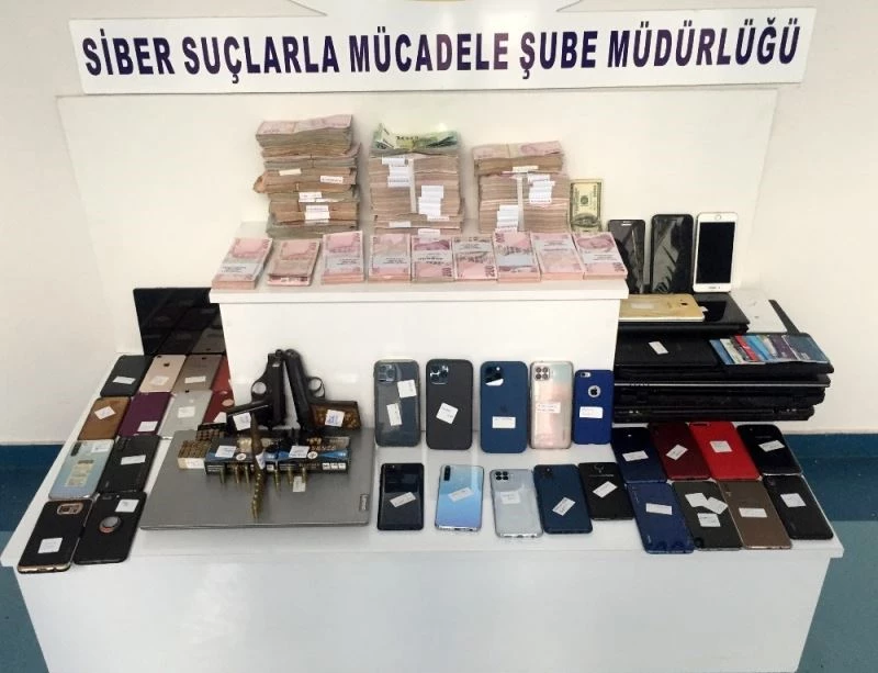 Bin 350 lira maaşla hesaplarında milyonları taşıdılar
