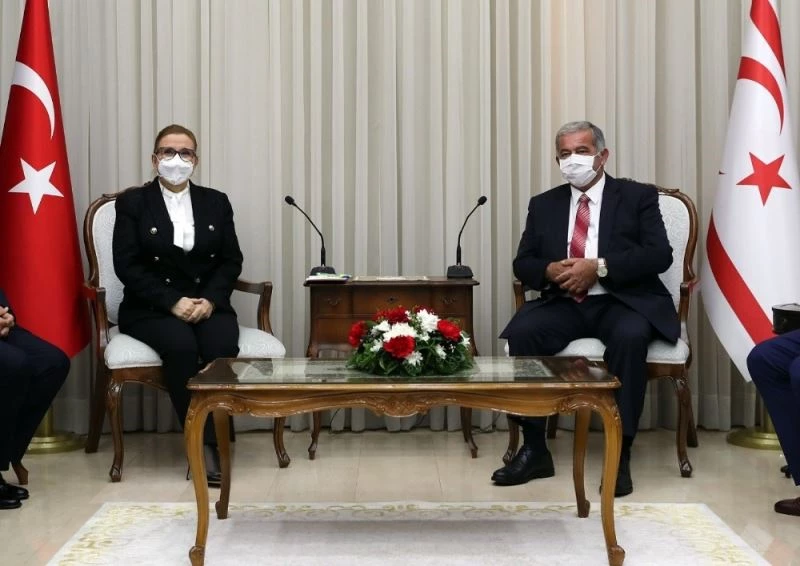 Ticaret Bakanı Pekcan, KKTC Meclis Başkanı Sennaroğlu ile görüştü
