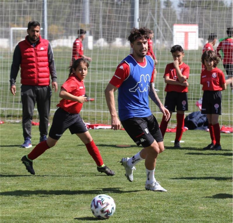 Antalyaspor, Kasımpaşa karşılaşmasının hazırlıklarına başladı