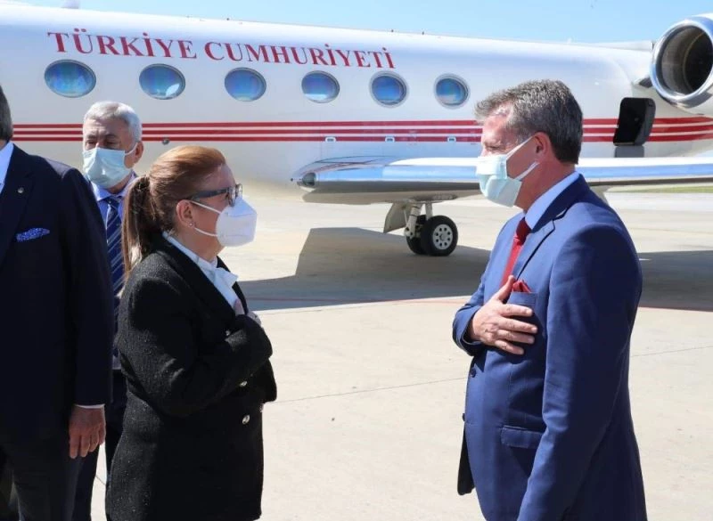 Ticaret Bakanı Pekcan KKTC’de