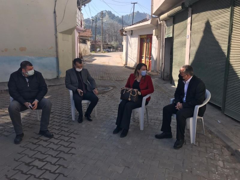 Büyükşehir ekibi Alaşehir’de mahalle muhtarlarını dinledi
