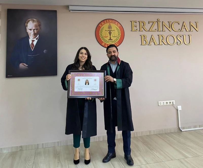 Stajyer avukatlar ruhsatnamelerini aldılar
