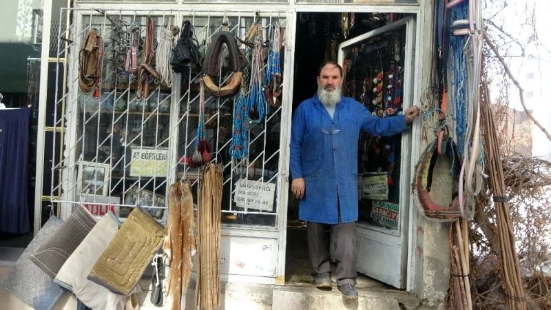 Talep yok denecek kadar az, ama o mesleğinden vazgeçmiyor
