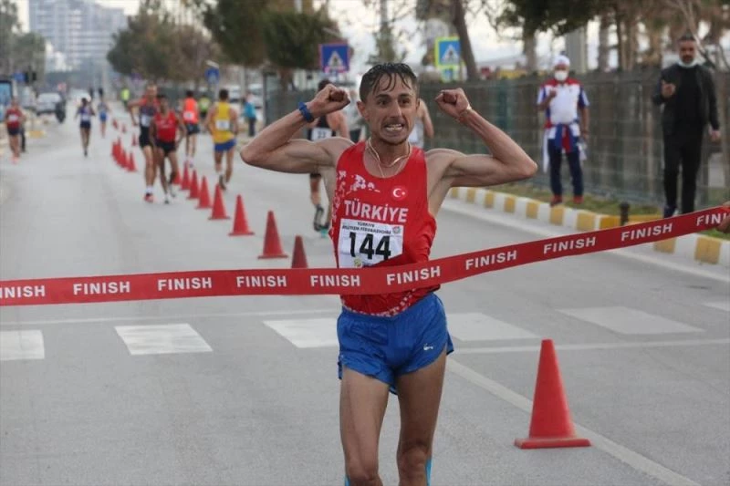 Milli yürüyüşçüler Salih Korkmaz ve Meryem Bekmez