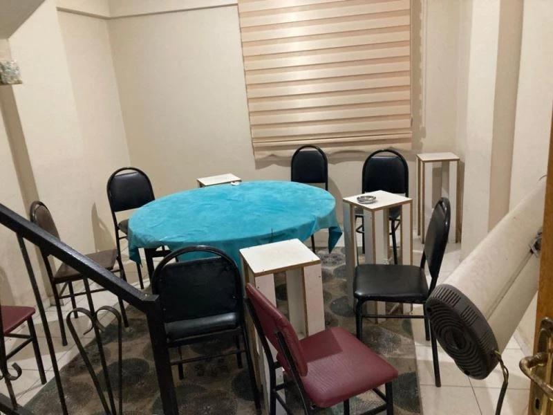 Pandemi kurallarını hiçe sayarak kumar oynayıp, cezadan kaçamadılar
