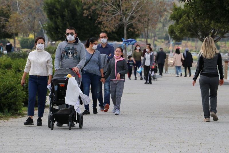 Yasağın kalktığı Adana’da piknik alanları doldu taştı
