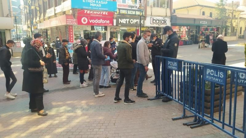 Kütahya’da ’Kısıtlamasız ilk Cumartesi’de yoğunluk yaşanmadı
