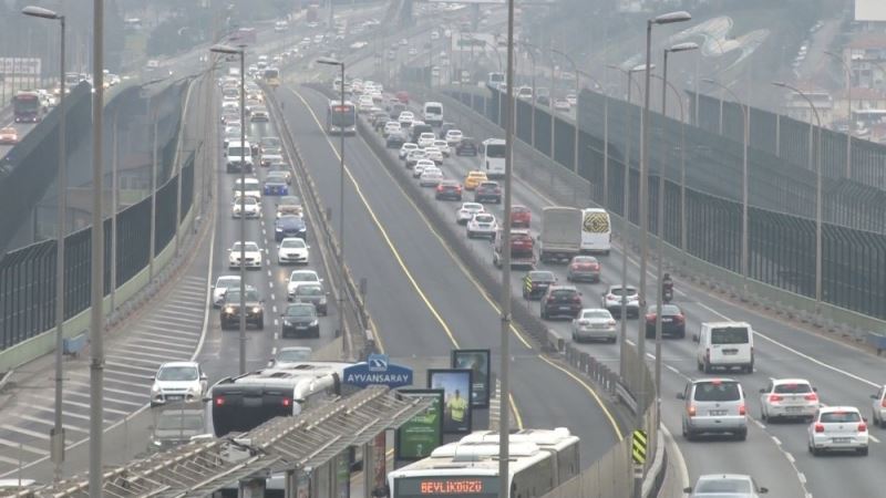 İstanbul’da kısıtlamasız ilk Cumartesi’de trafik yoğunluğu arttı
