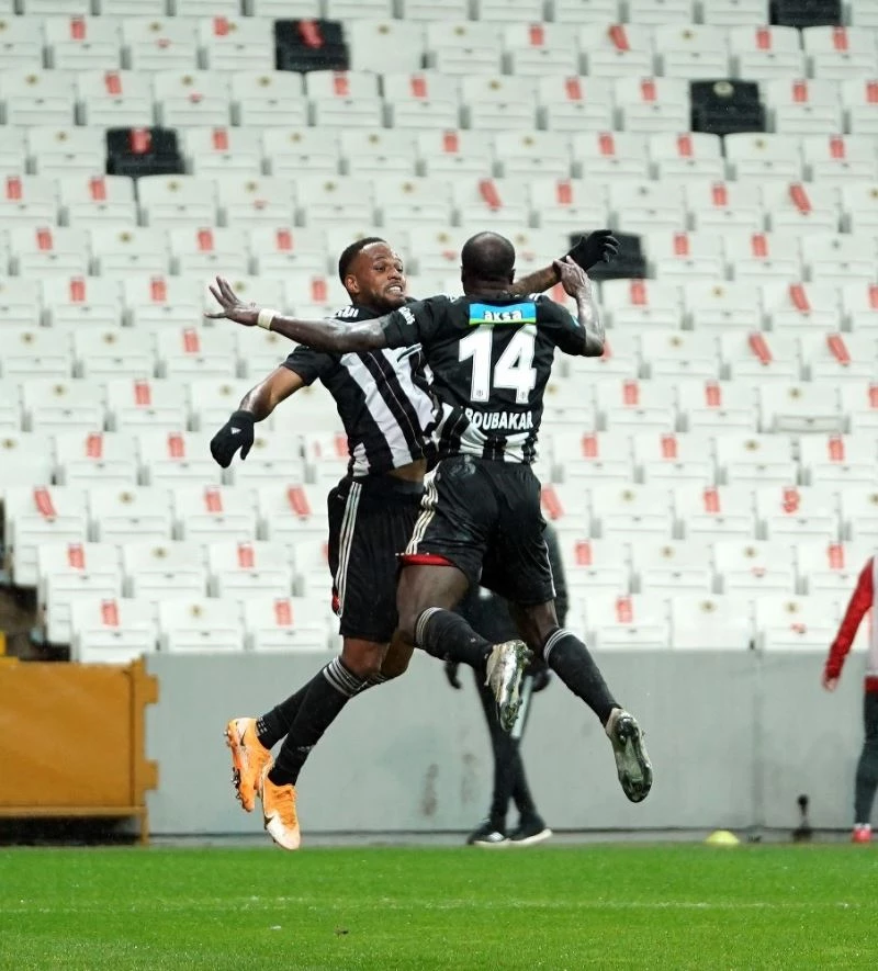 Aboubakar zirveye çıktı
