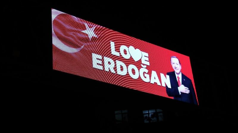 “Stop Erdoğan” skandalına Elazığ’dan “Love Erdoğan” yanıtı
