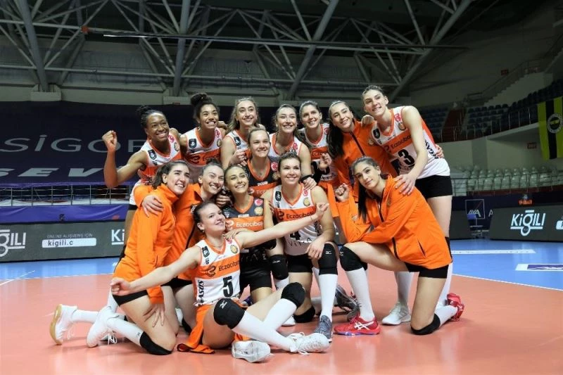 Eczacıbaşı VitrA, Kupa Voley’de finalde
