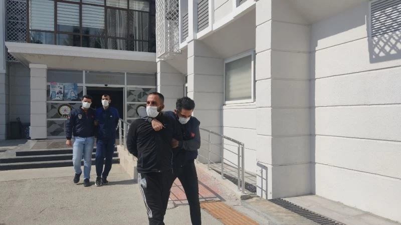 Kapkaç yaptıkları telefonu satıp, uyuşturucu almışlar
