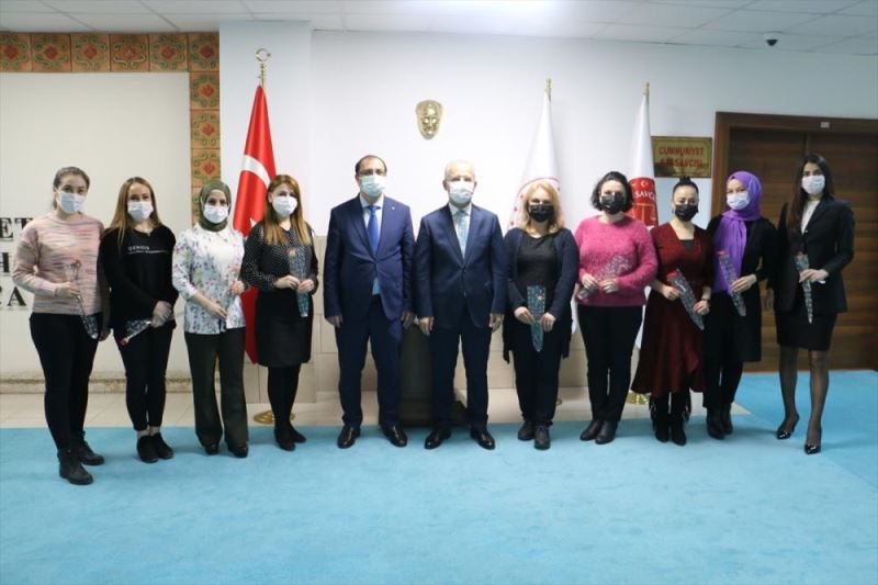 Antalya Cumhuriyet Başsavcısı İnal, adliyedeki kadın personeli ziyaret etti