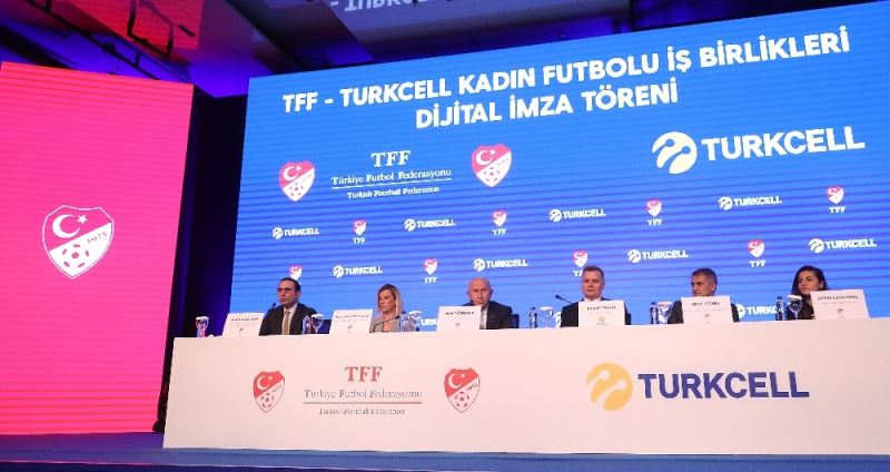 Kadınlar Futbol Ligi’nin isim sponsoru Turkcell oldu
