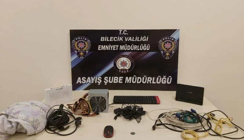 Çok sayıda güvenlik kamerası inceleyerek hırsızlık olayını çözdüler
