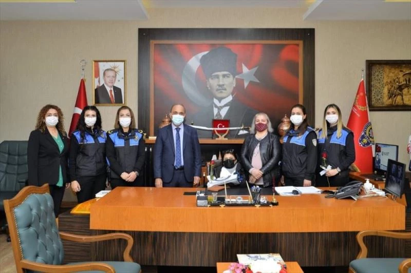 Adana Emniyet Müdürü Doğan İnci, koltuğunu bedensel engelli Ayşegül Cingöz