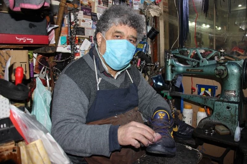 10 yaşında başladığı mesleğini 49 yıldır aşkla sürdürüyor
