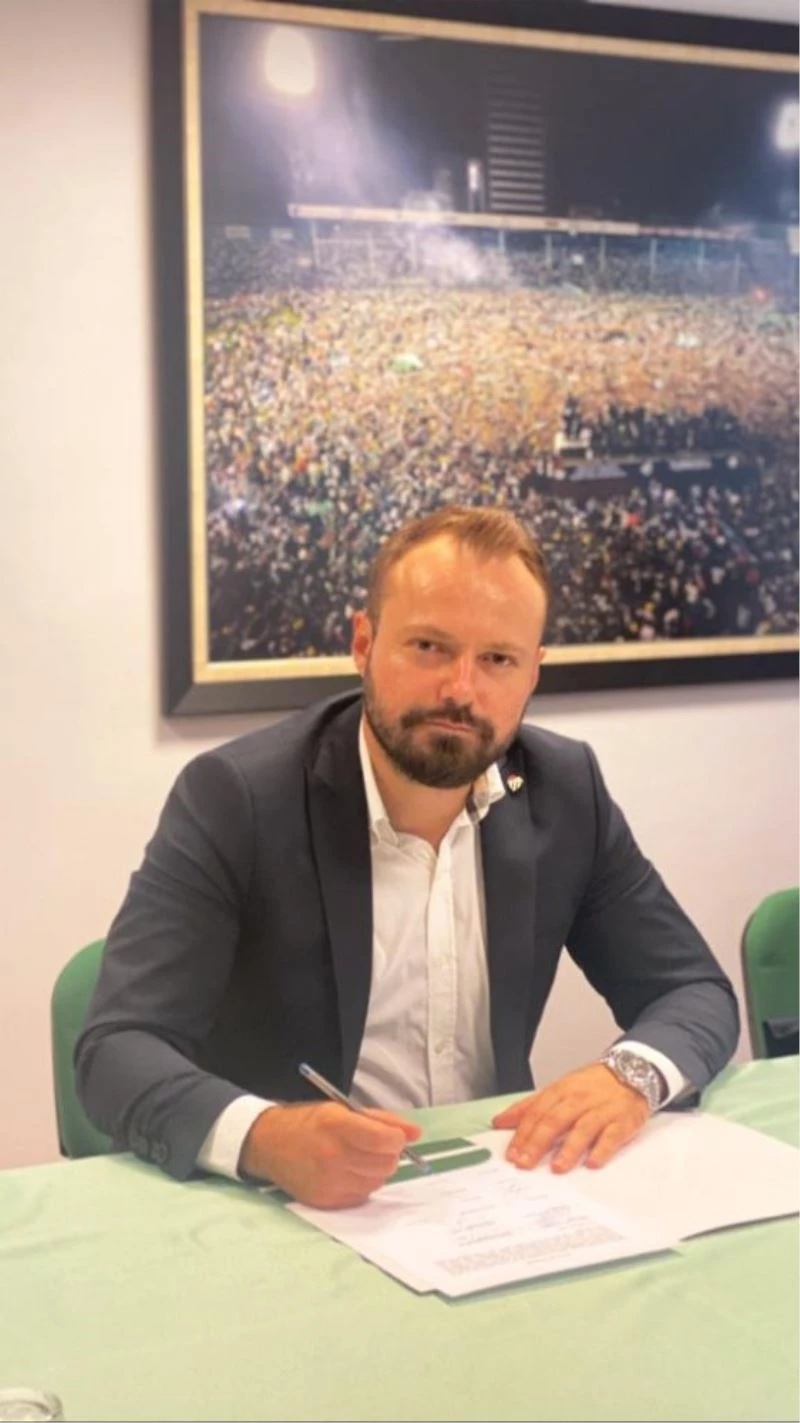 Bursaspor Yönetim Kurulu Üyesi Emir Akbayır’dan istifa açıklaması
