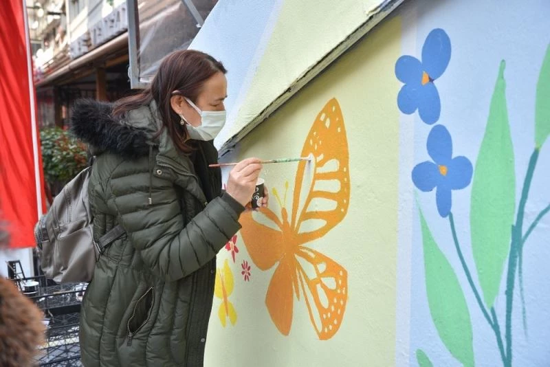 Nalbantoğlu kadınlarla renklendi
