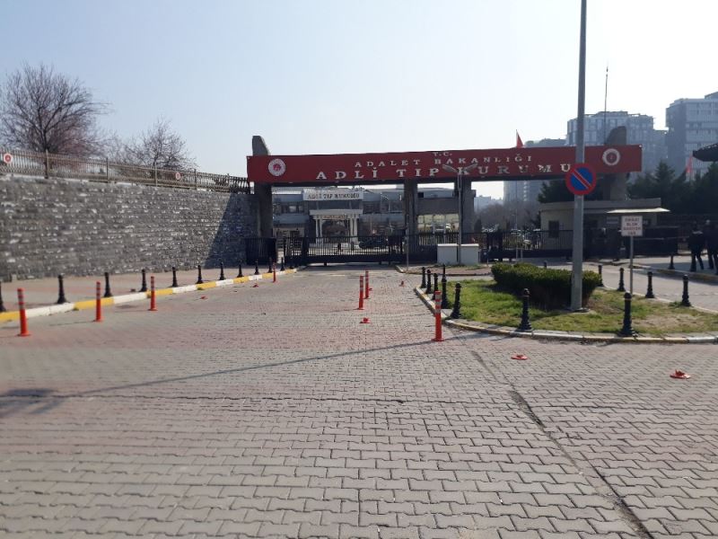 Çekmeköy’de inşaat çukurunda ölü bulunan kardeşlerin cenazesi Adli Tıp Kurumundan alındı
