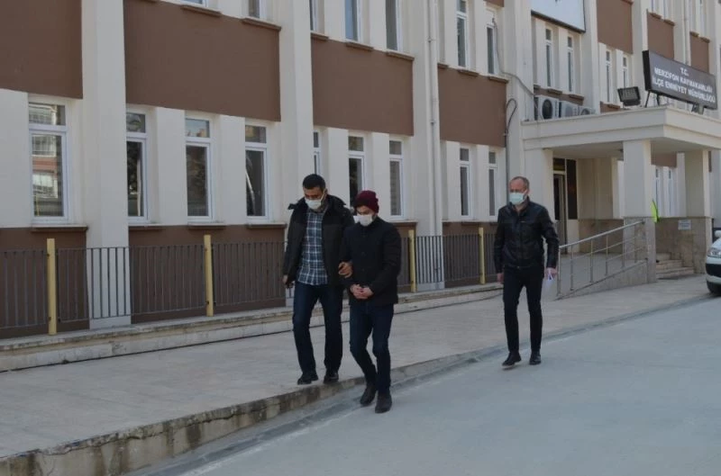 Yolculuk yapacaktı, tutuklandı
