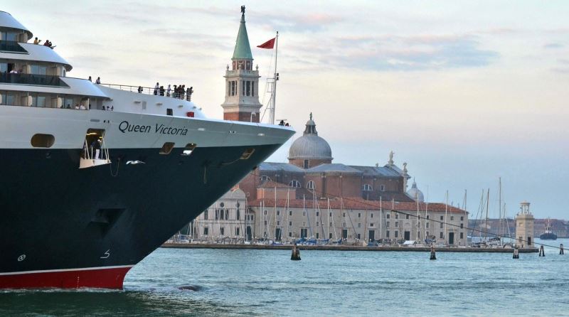 Dev kruvaziyer gemilerin Venedik lagününe girişi yasaklandı
