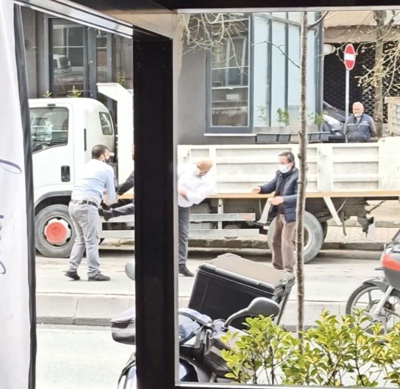 (Özel) İstanbul’un göbeğinde taksici dehşeti kamerada
