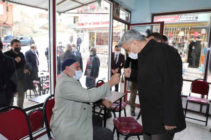 Vali Makas, Üzümlü’de incelemelerde bulundu
