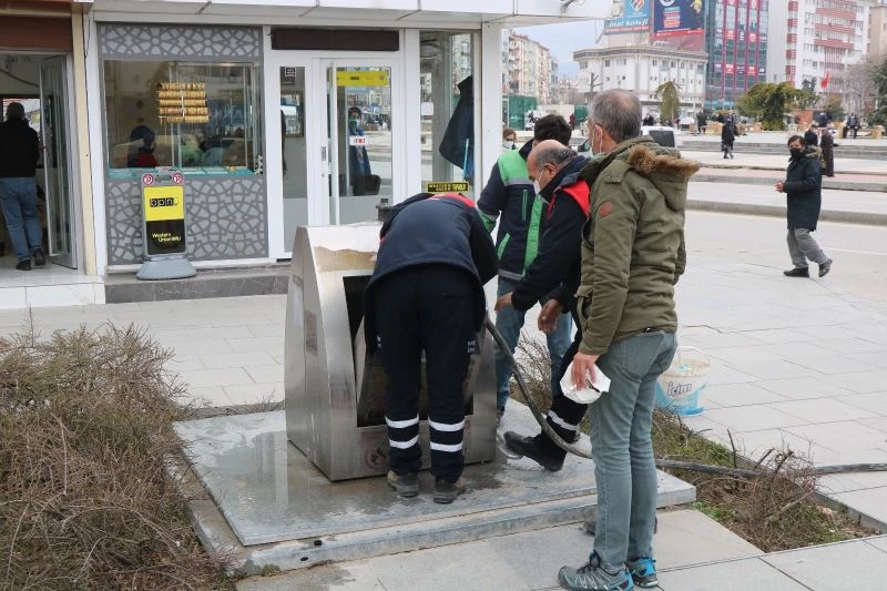 Çöpe atılan izmarit yangına neden oldu

