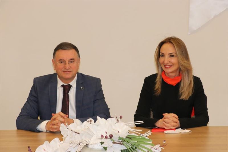 CHP Kadın Kolları Genel Başkanı Nazlıaka, Hatay Büyükşehir Belediye Başkanı Savaş