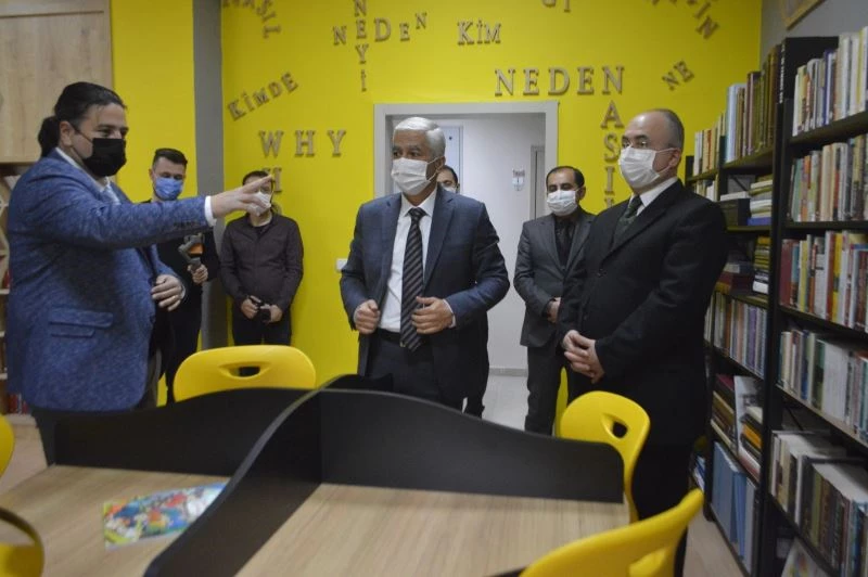 Ahmet Uluçay Bilim Sanat Merkezi’ne Kütüphane Kuruldu
