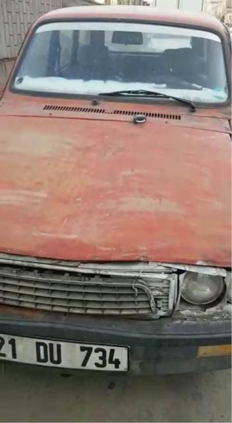 Diyarbakır’da ’ultra güvenlikli’ eski model otomobil görenleri hayrete düşürdü
