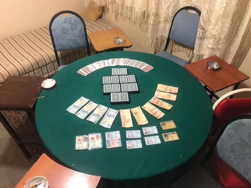 Maltepe’de kumarhaneye çevrilen iş yerine baskın
