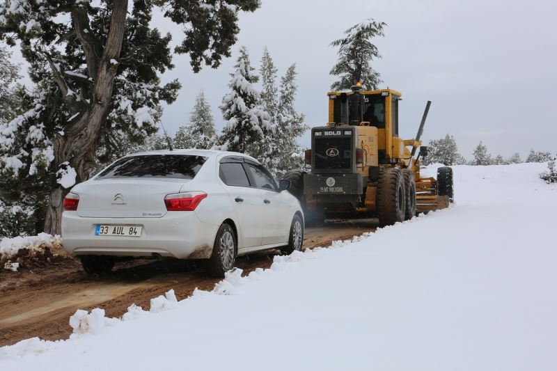 Kısıtlamayı yaylada geçirmek istediler, kardan ekmek almaya bile çıkamadılar
