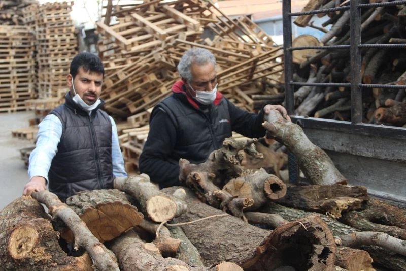 Bu defa nisan kapıdan baktırdı

