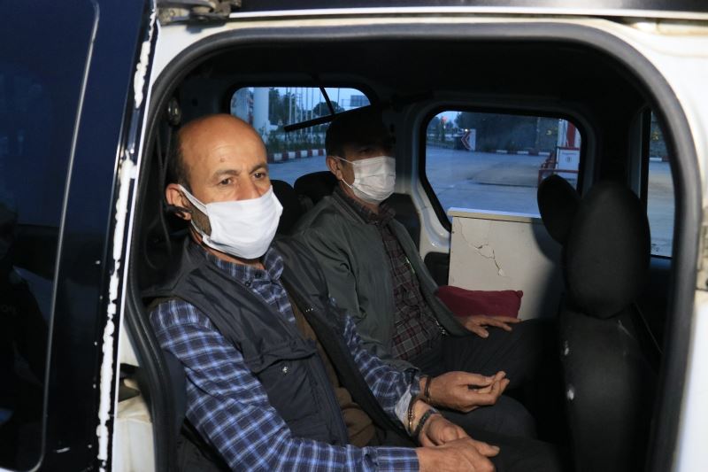 Adana’da durdurulan 2 araçtan 1 ton gümrük kaçağı tütün yakalandı
