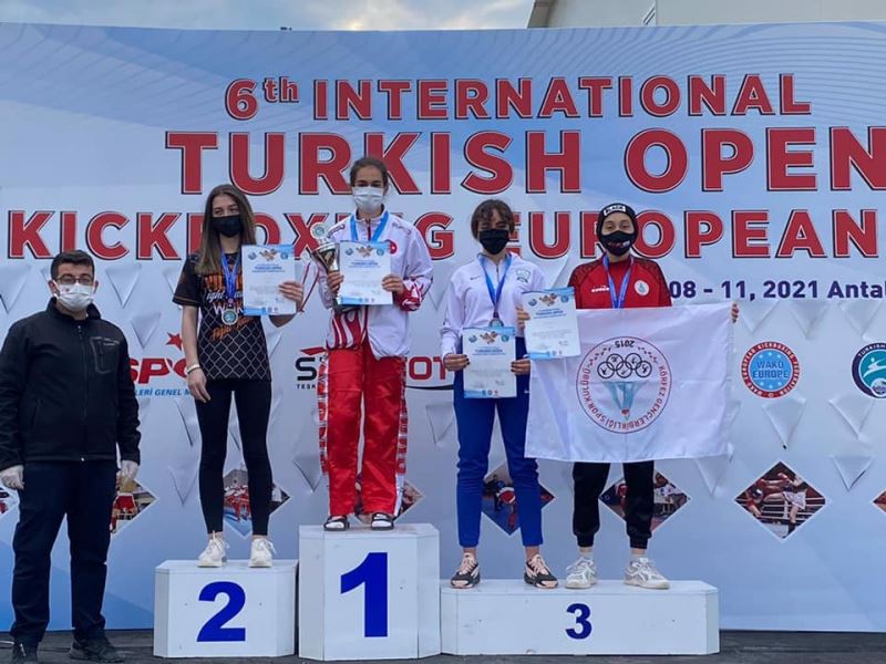 Körfezli sporcular Antalya’dan 3 madalya ile döndü
