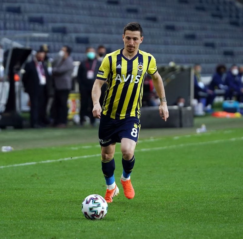 Mert Hakan Yandaş 3 maç sonra 11’de