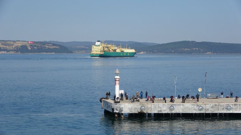 Nijerya’dan yola çıkan doğal gaz gemisi Çanakkale Boğazı’ndan geçti
