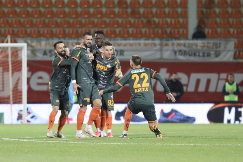 Süper Lig: Aytemiz Alanyaspor: 3 - Denizlispor: 2 (Maç sonucu)