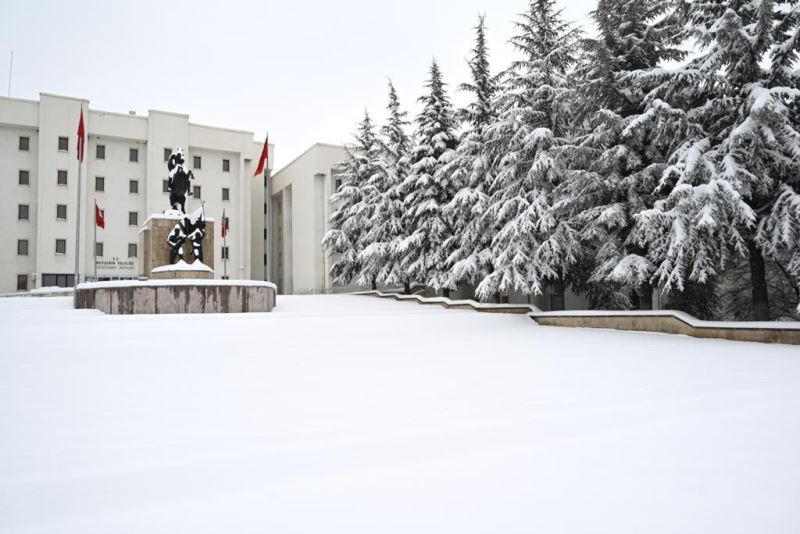 Nevşehir’de 60 yılın kar rekoru kırıldı
