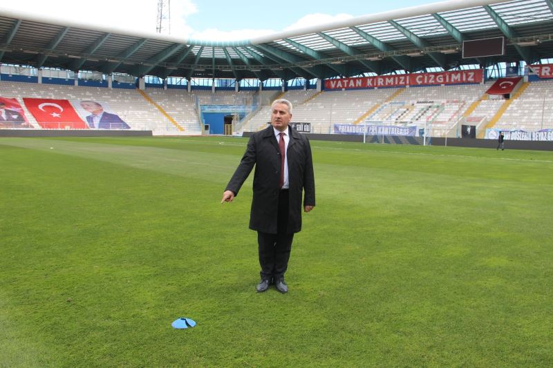 Cenk Tosun’un sakatlandığı nokta yetkililer tarafından incelendi, zemin sorunsuz görüldü
