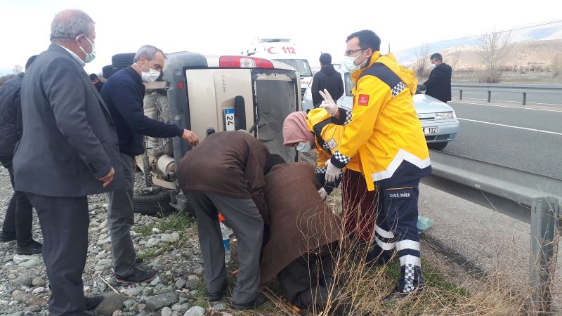 Erzincan’da trafik kazası: 2 yaralı
