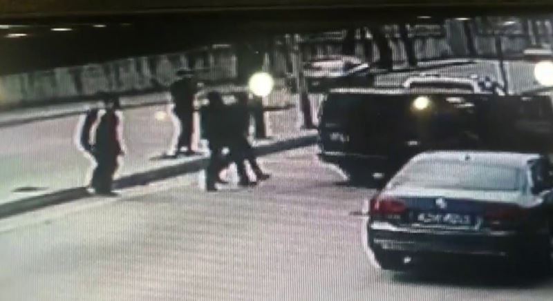 (Özel) Çekmeköy’de kanlı tuzak: 3 otomobil ile cipin önünü kesip silah ve bıçakla saldırdılar
