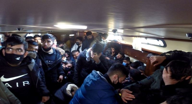 İzmir’de 117 düzensiz göçmen kurtarıldı
