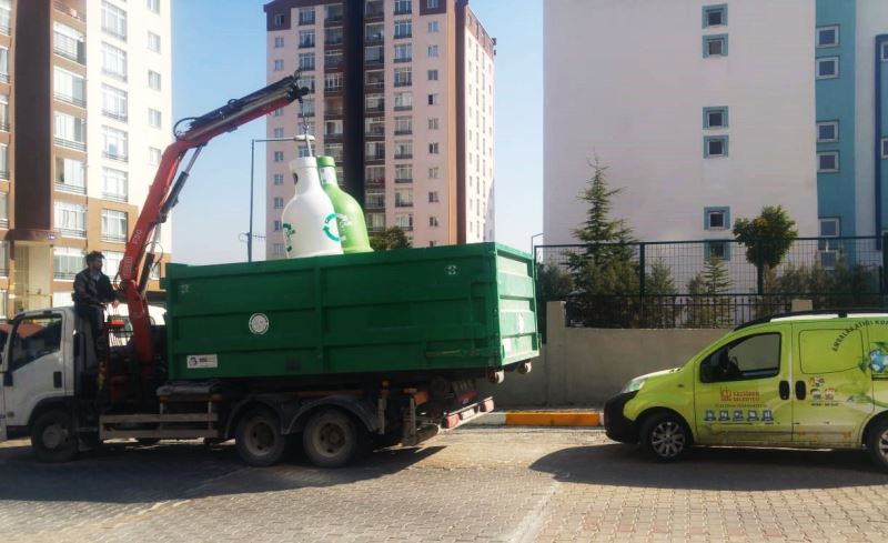 Keçiören’de bir yılda “bin 486 ton” atık cam toplandı
