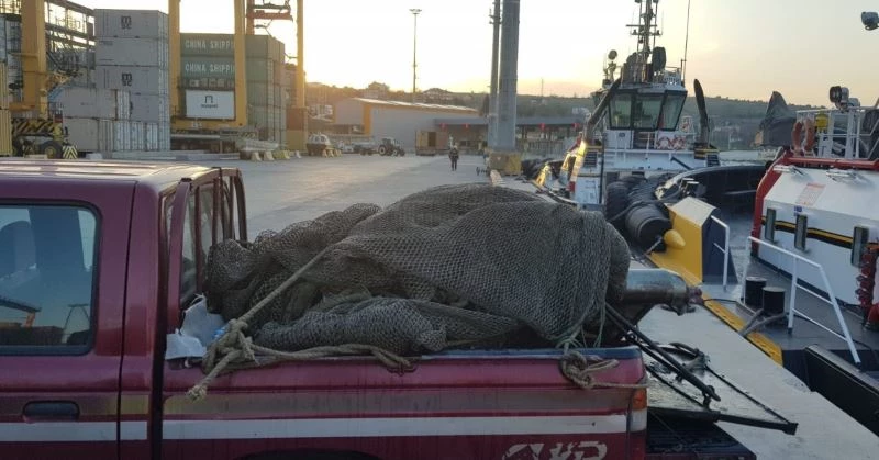 Denizde trol kapı ve ağları bulundu
