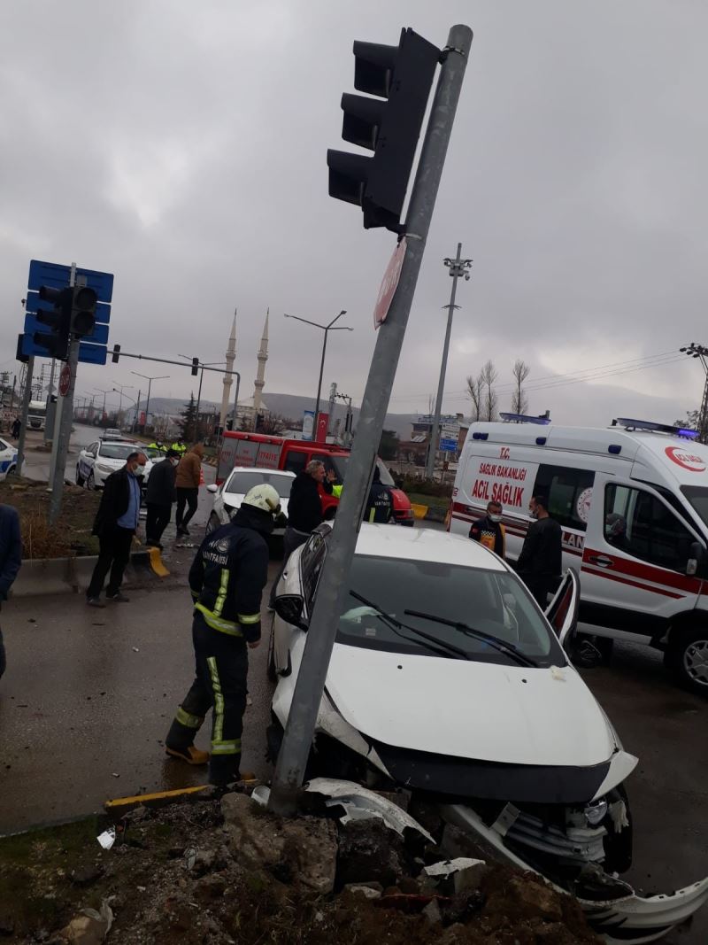 Erciş’te trafik kazası: 3 yaralı
