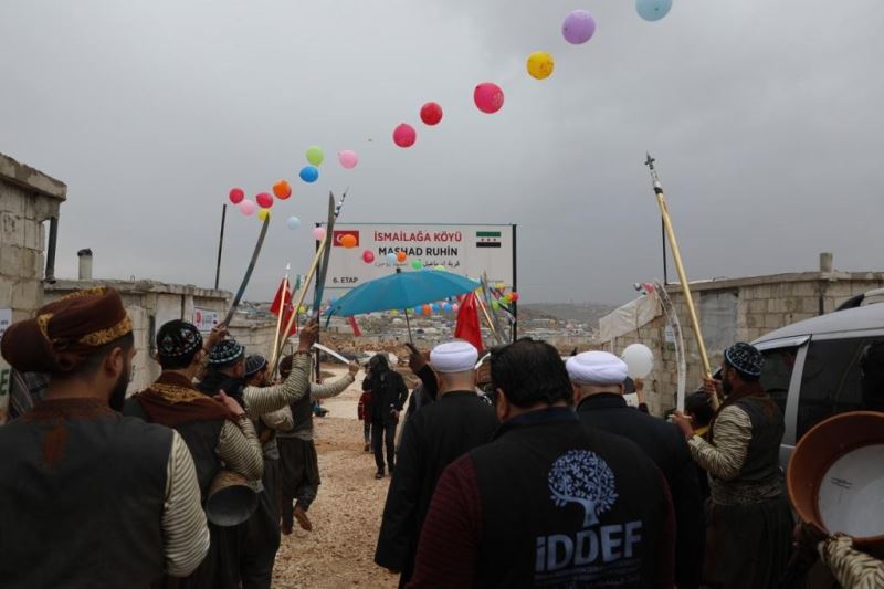 İDDEF, İdlib’deki 610 briket evin açılışını yaptı
