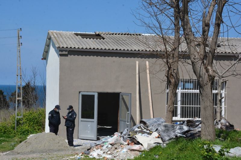 Sinop’ta tamir için çıktığı çatıdan düşen işçi ağır yaralandı
